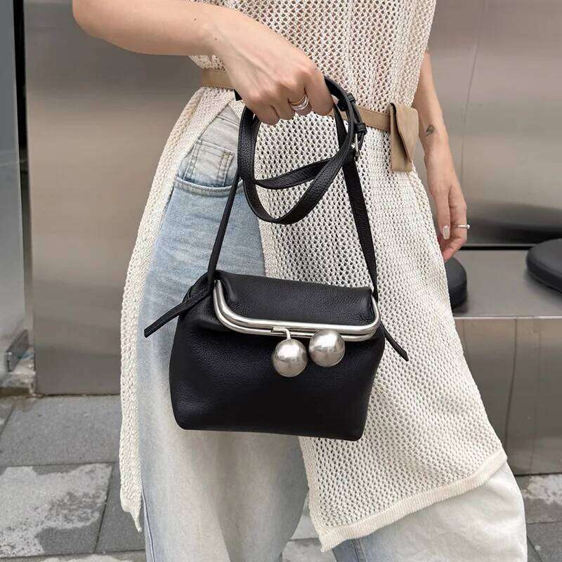 Cowhide Gold 2025 New Niche Design Japanese Vintage Leather Clip Fashionable Women's Mini One-Shoulder Crossbody Bag