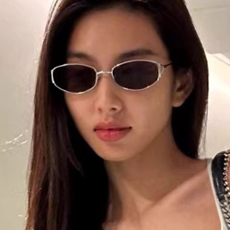 2025 Retro Small Oval Sunglasses for Women Ultra Lightweight Metal Frame with Hollow Design Fashion Shades