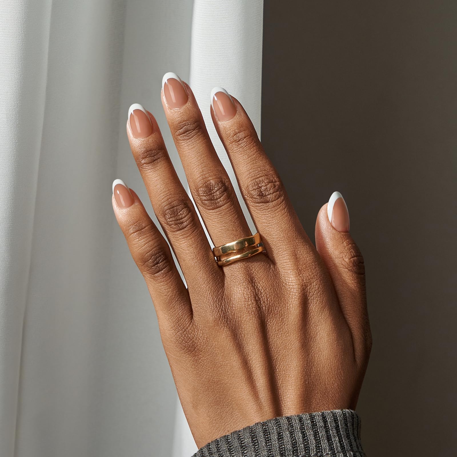 White French Style Almond Shaped Press On Nails With Medium Length Edges, Essential Nails For Daily Commuting For girls And Women