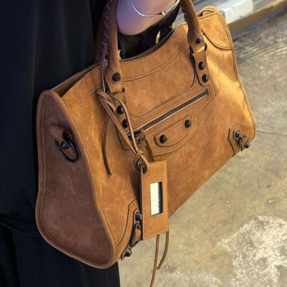 Designer Bag Tote Bag Shoulder Bag Niche Design Autumn Winter New Matte Suede Old Money Style Handbag Crossbody Rivet Motorcycle Bag Lazy Large Capaci