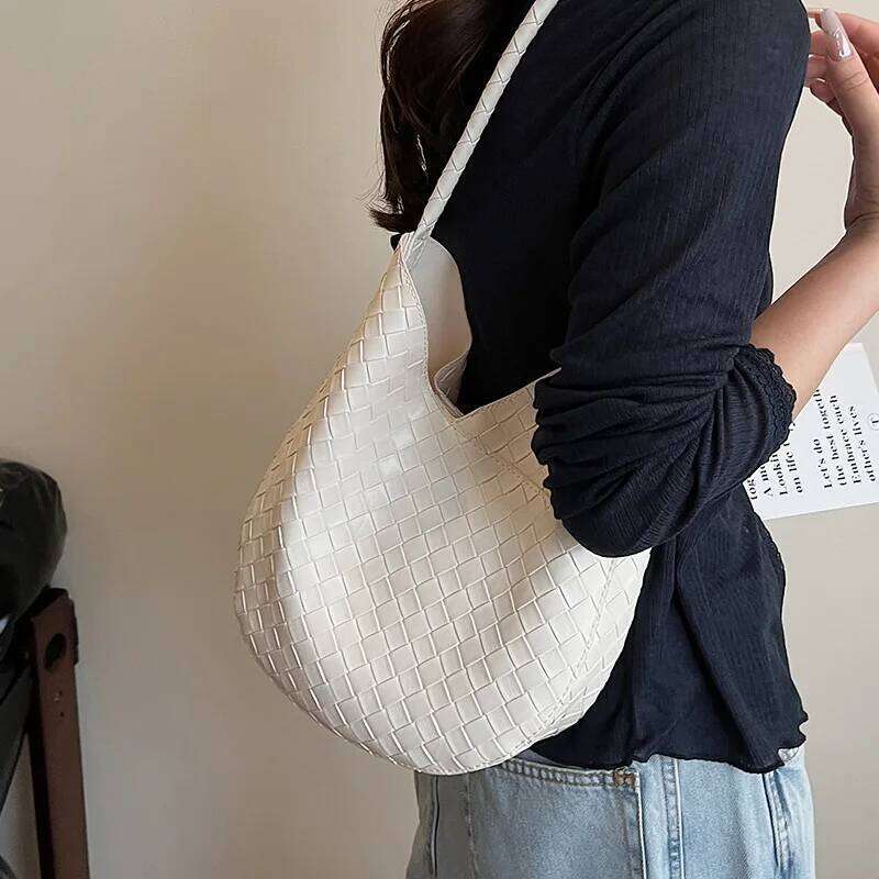 2025 Trendy Woven Shoulder Bag Womens Stylish Underarm Bucket Purse Versatile Commuter Handheld Tote For Daily Outings