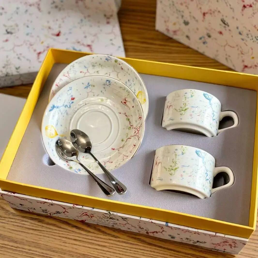 Light Ceramic Coffee Mug Set Deluxe Gift Box 2pcs Cups European Tea Tableware High-grade Gifts high-quality
