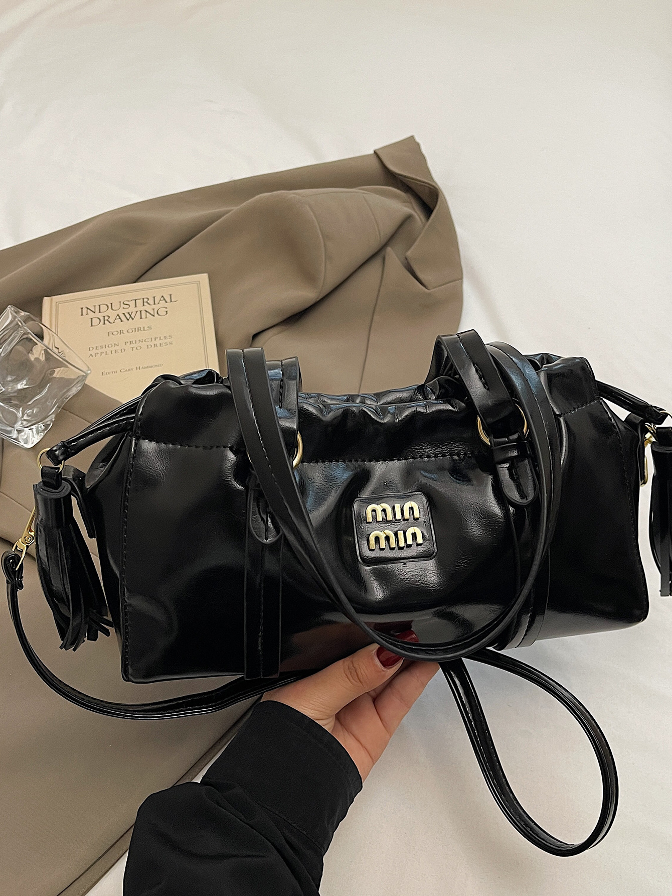 Vintage Baguette Bag Handbag Oil-Wax Leather Drawstring Niche Single-Shoulder Underarm Dumpling Bag Women's Bag