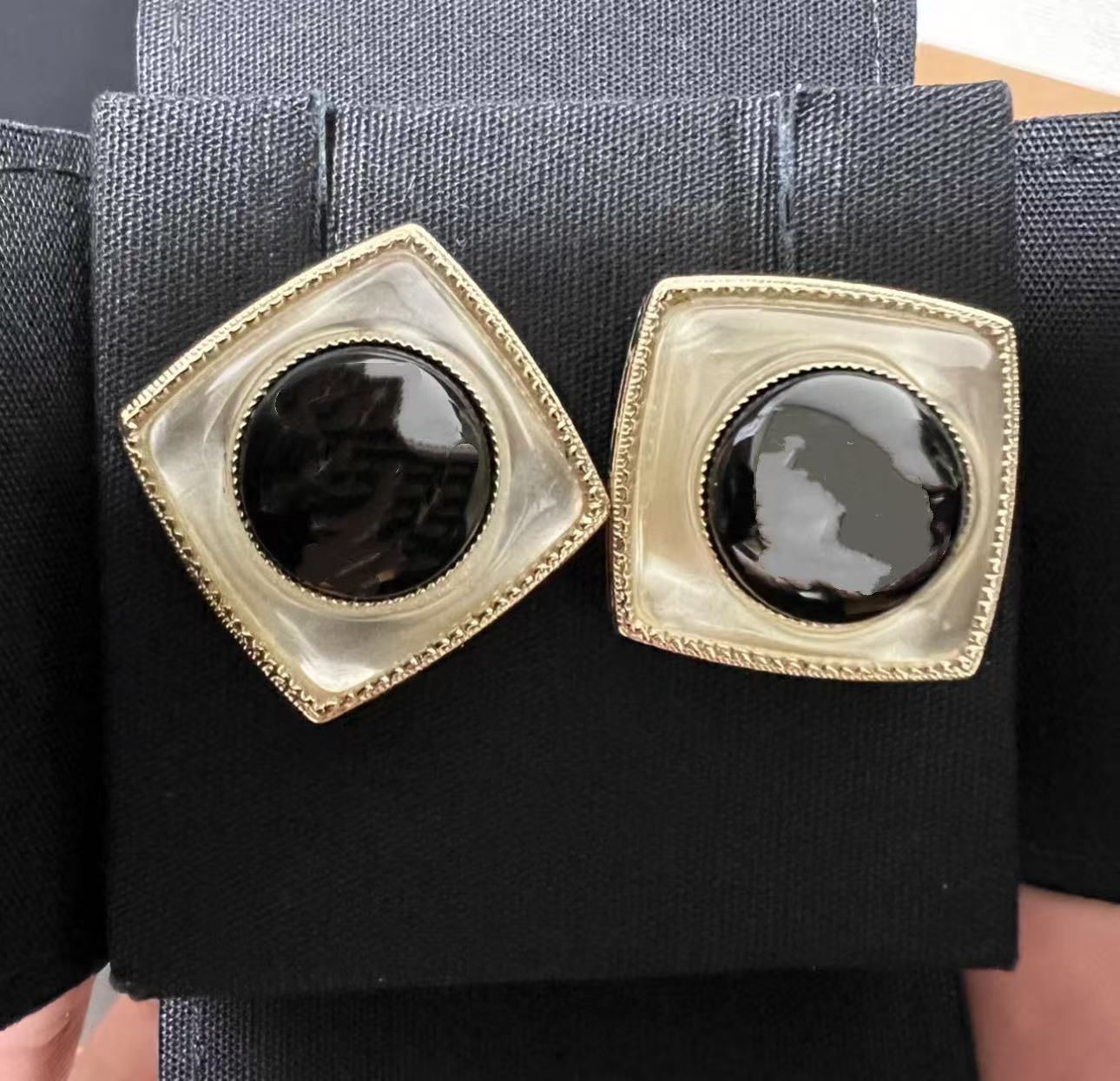Letter designer earrings pearl decoration gold earrings classic fashion accessories