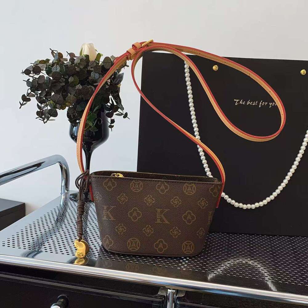 DHEssentials Qifang 2025 Vintage Print Phone Bag for Women, Small Straw Detail Crossbody Bag with Shell Shape, Nylon Lining Mini Shoulder Bag