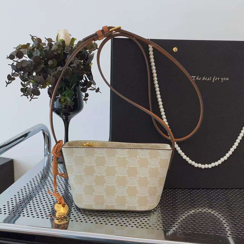 DHEssentials Qifang 2025 Vintage Print Phone Bag for Women, Small Straw Detail Crossbody Bag with Shell Shape, Nylon Lining Mini Shoulder Bag