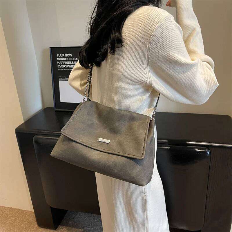LEFTSIDE Retro Chain Leather Shoulder Bags For Women Simple Tote 2025 Winter Crossbody Bag Lady Travel Vintage Handbags