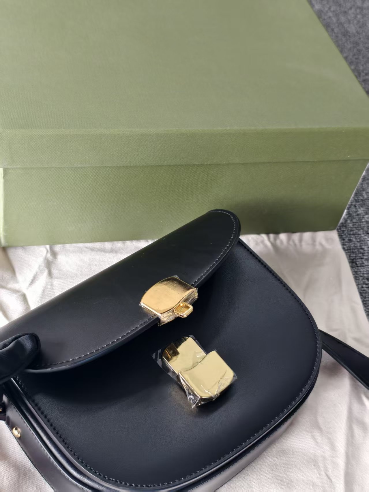 Women's Bags Designer French Sezane Saddle Women's High-End Fashion Leather Metal Lock Bag Shoulder Crossbody niche market