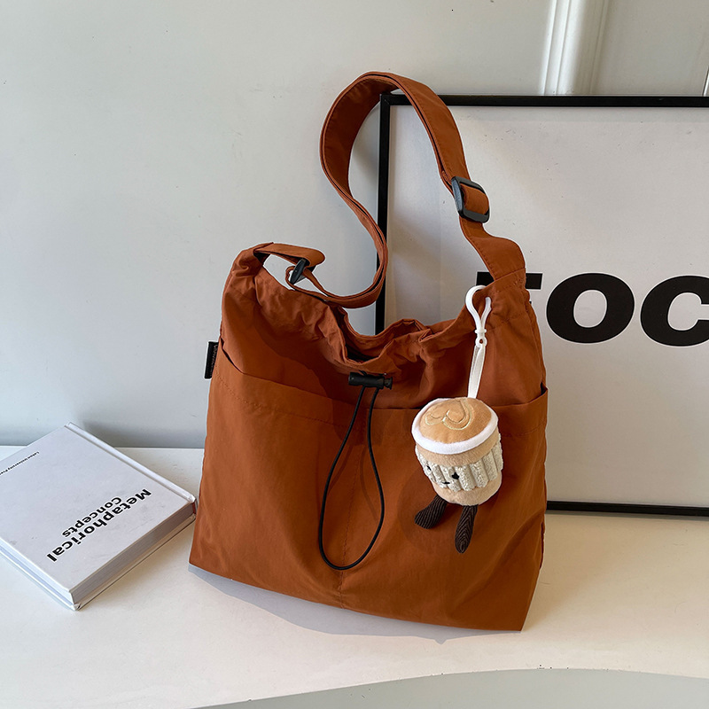 Autumn new women's nylon bag bag casual simple niche style lightweight large capacity tote bag commuting bag designer shoulder bag women's h