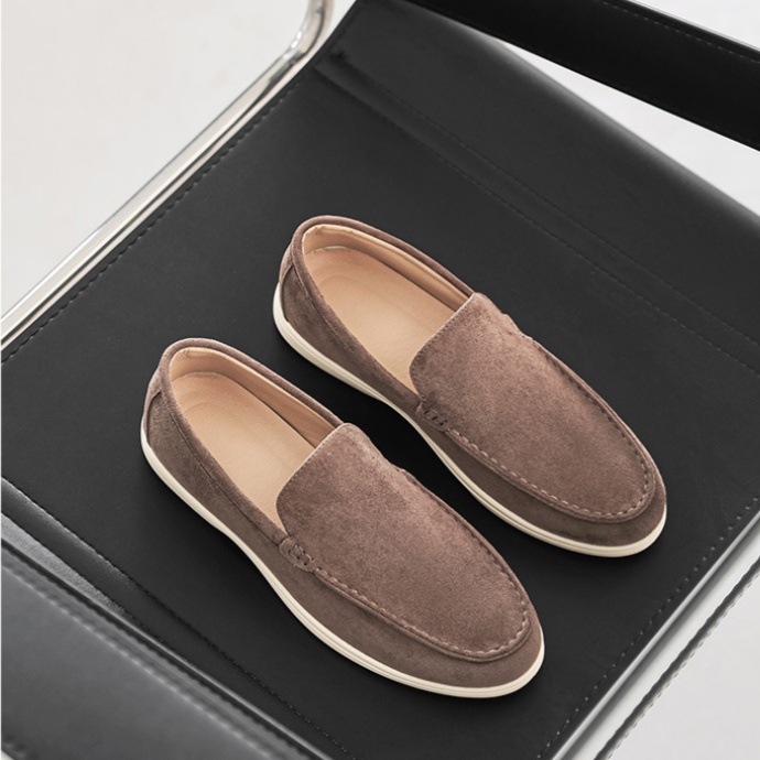 Designer Men's loafers spring and Summer lazy people's soft-soled one-step bean shoes Men's casual fashion business versatile sneakers 