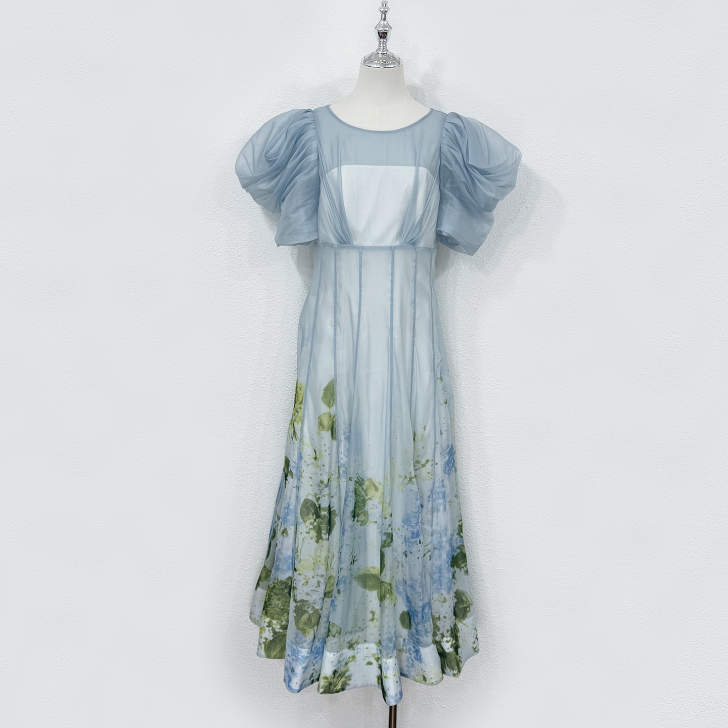 Australian designer's new French style youthful dress 2025new with butterfly sleeves and fairy like high waisted A-line fishbone slim fit