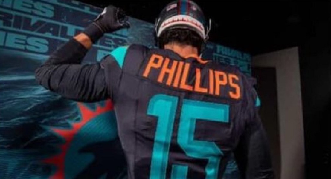 Jaylen Waddle Custom Football 2025 Rivalries Jersey Tua Tagovailoa De'Von Achane Tyreek Hill Jordyn Brooks Dodson Jaelan