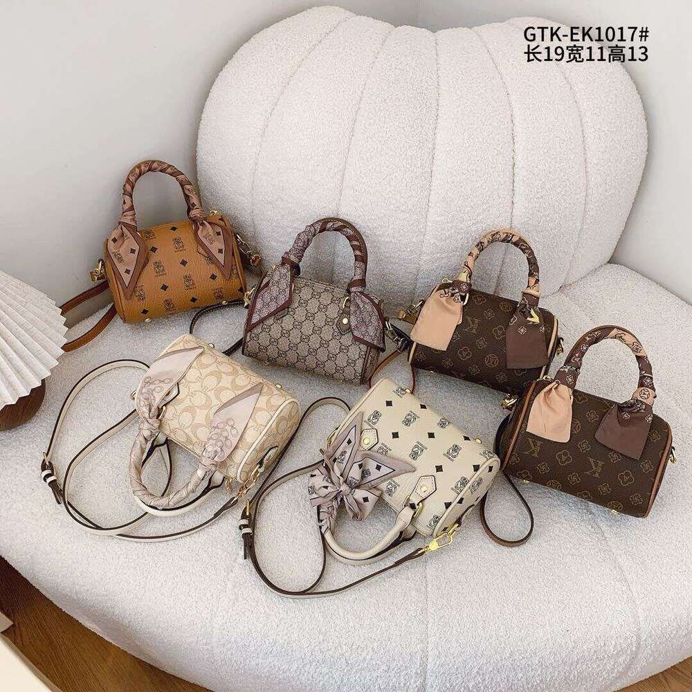 Designer Shoulder Bag Bag Luxury Bag Gutieke Large Capacity Bucket Bag, Vintage Crossbody Boston Pillow Women, Fashion Retro Grid Shoulder