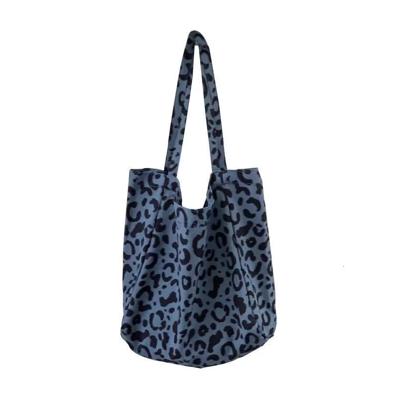 2025 autumn new personalized Korean style niche design fashionable leopard print casual outdoor handbag large capacity bag canvas bag designer shoulde