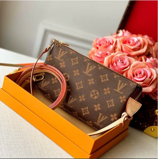 Woman designer bag Croissant bags shoulder hobo designer Purse Cosmetic half-moon Fashion Mini Bag underarm Handbag crossbody Handbag Chain Mini Bag Luxury bags