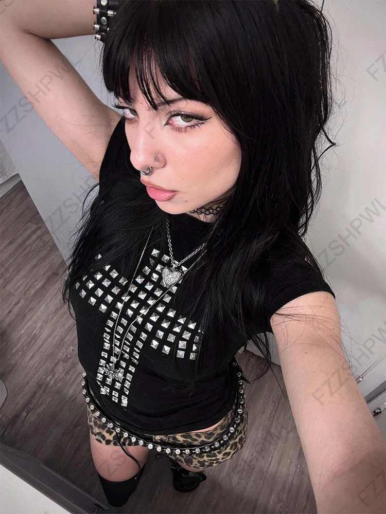 Gothic Punk Rock Hip Hop Womens Short Sleeve TShirt Sexy Slim Chic Casual Basics Metallic Decor Crop Tops Y2K Clothes 250828
