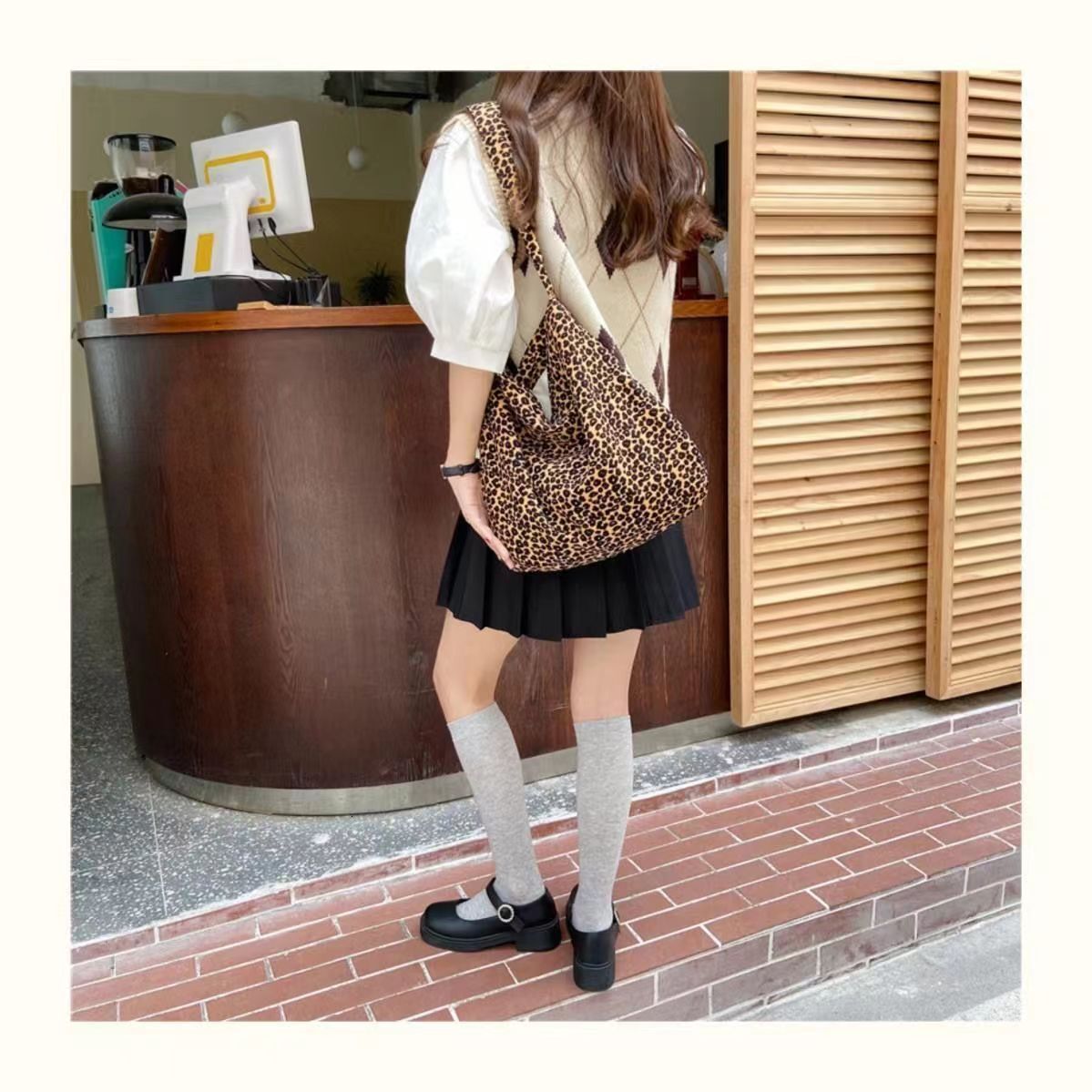 2025 autumn new large capacity leopard print corduroy niche simple lazy style Korean style canvas bag bag designer shoulder bag women's canvas ba