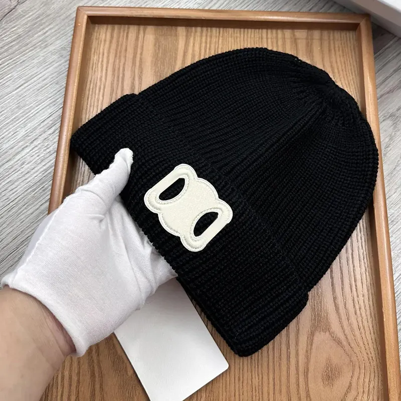 Designer Womens Beanies Winter Autumn Mens Wool Bonnet Luxury Warm Fitted Hats Double Letters Soft Cashmere Street Fashion Letter logo Beanie Hats good