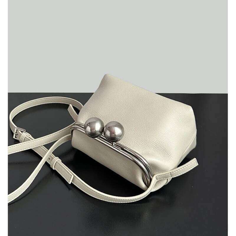 Cowhide Gold 2025 New Niche Design Japanese Vintage Leather Clip Fashionable Women's Mini One-Shoulder Crossbody Bag