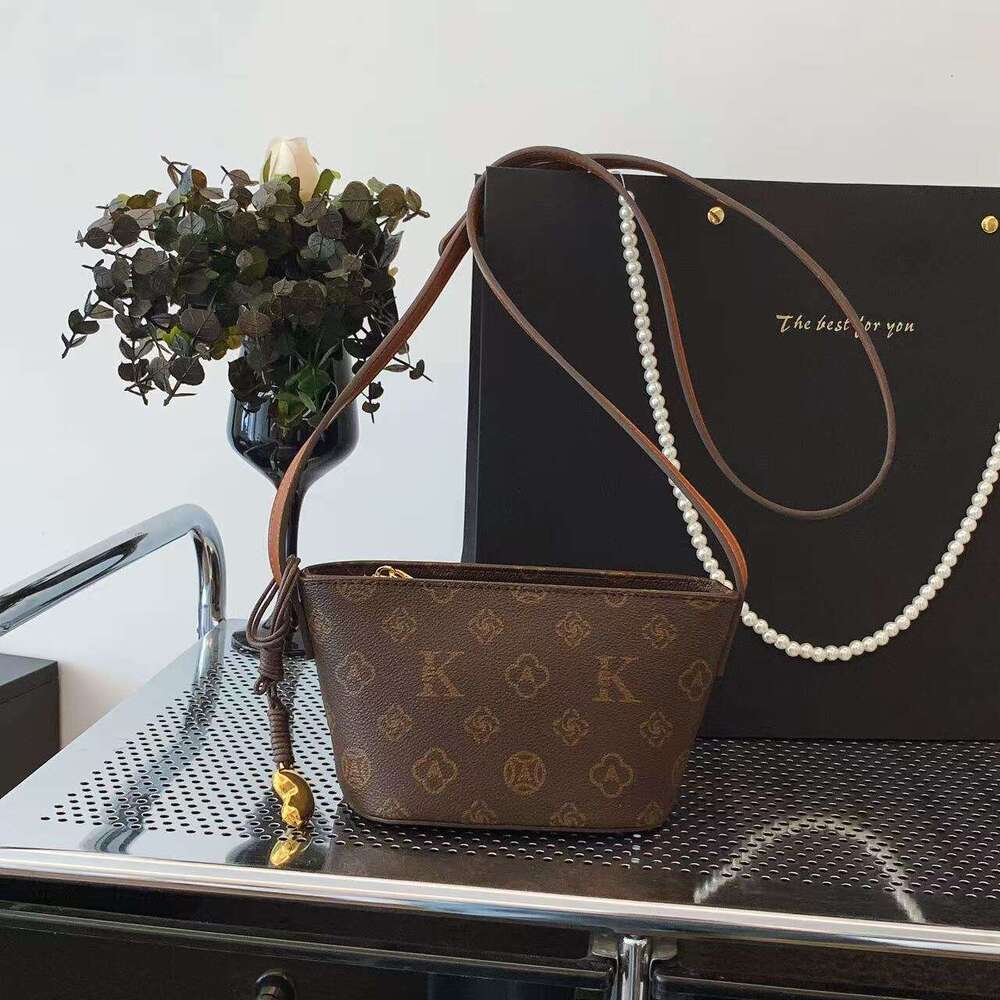 DHEssentials Qifang 2025 Vintage Print Phone Bag for Women, Small Straw Detail Crossbody Bag with Shell Shape, Nylon Lining Mini Shoulder Bag