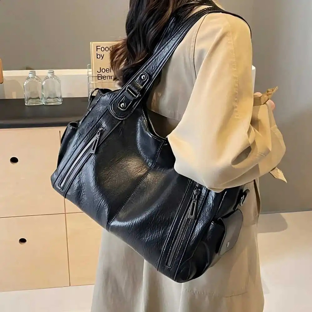 Soft Interior Compartment Shoulder Bags 2025 High Quality Contrasting Colors for Women Fashion Zipper Pu Womens Handbags 250828