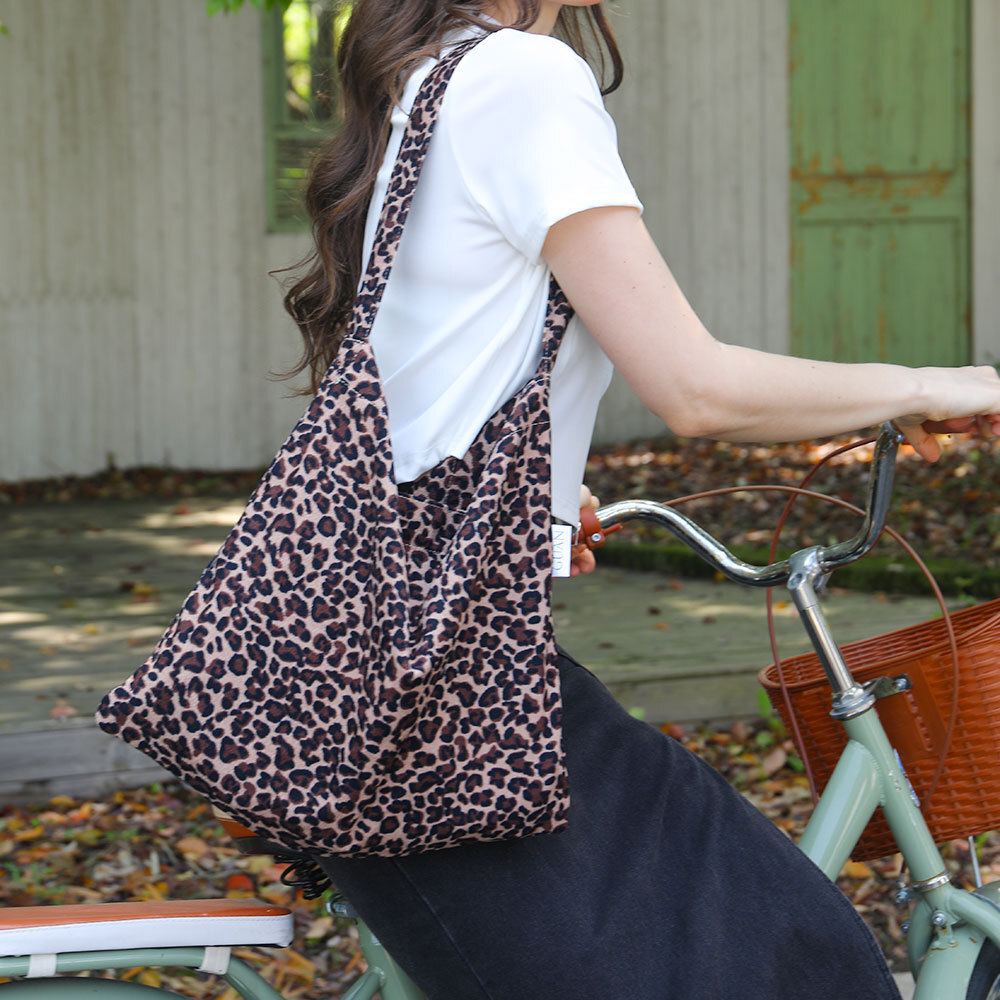 2025 autumn new Korean style bag large capacity leopard print simple single shoulder canvas bag casual niche designer single shoulder bag