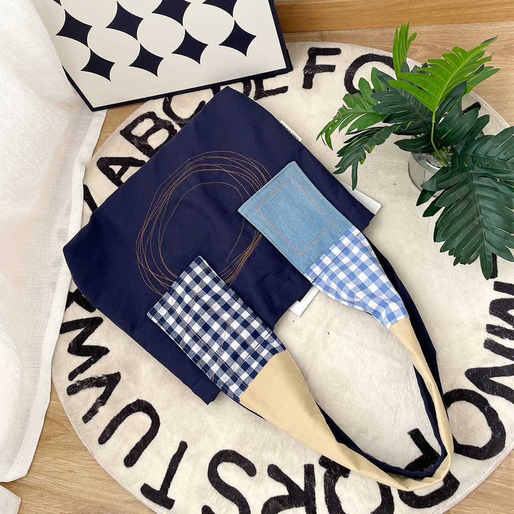 2025 Autumn New Female Student Canvas Bag Simple Retro Patch Diagonal Cross Bag Japanese Large Capacity Shopping Bag bag Fashion Handbag Designer Shou