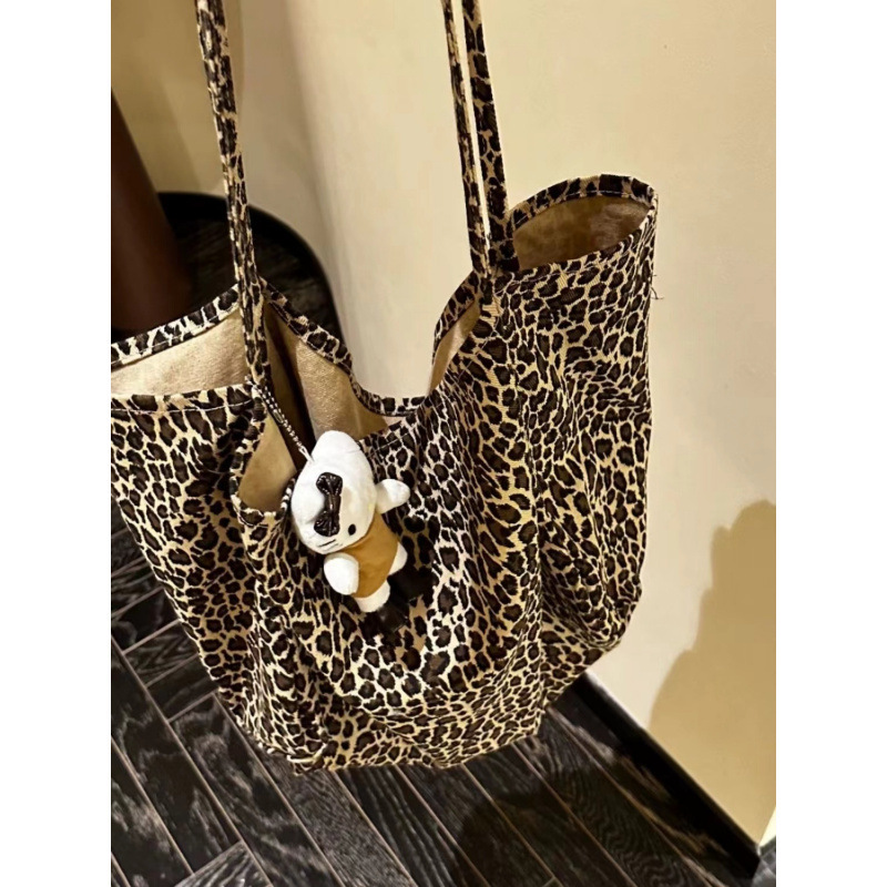 2025 autumn new large capacity lazy leopard print atmospheric shoulder bag, simple and casual bag Korean style practical canvas bag, designer shoulder