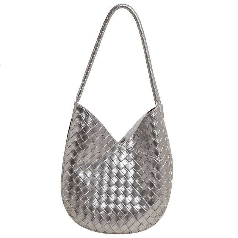 2025 Trendy Woven Shoulder Bag Womens Stylish Underarm Bucket Purse Versatile Commuter Handheld Tote For Daily Outings