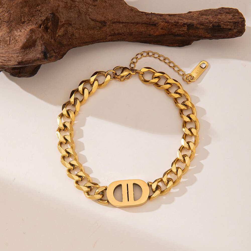 Luxury jewelry designer necklace Cuban chain Trendy Gold Thick Double D Letter Titanium Necklace Women Hip Hop Personality Short Clavicle Chain Versat
