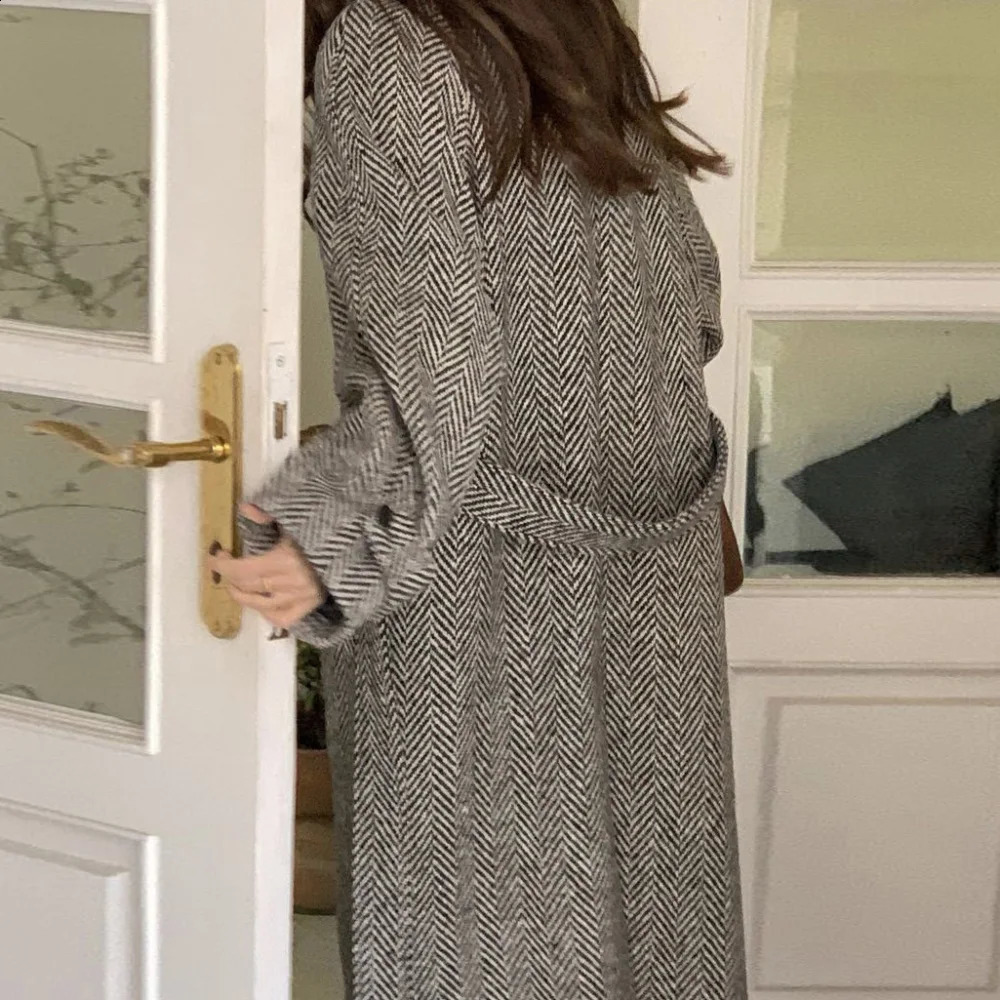 Womens Winter Vintage Chevron Long Wool Coat Jacket with Belt Oversize Woolen Overcoat Single Breasted Warm Outerwears 2023 250828