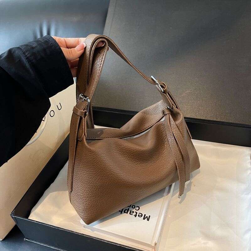 2024 New Large Capacity Women's Commuting Pillow Niche Tote Bag, French Minimalist Single Shoulder Crossbody Bag