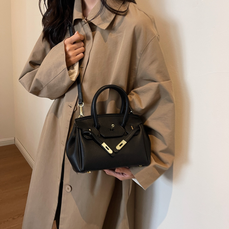 Free delivery designer bags Boston bag Pillow bag women new versatile handbag single shoulder crossbody bag Premium Canvas Sleek white