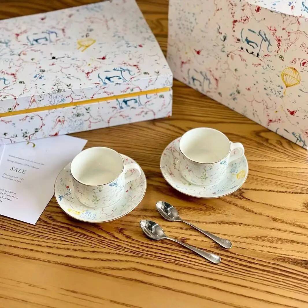 Light Ceramic Coffee Mug Set Deluxe Gift Box 2pcs Cups European Tea Tableware High-grade Gifts high-quality