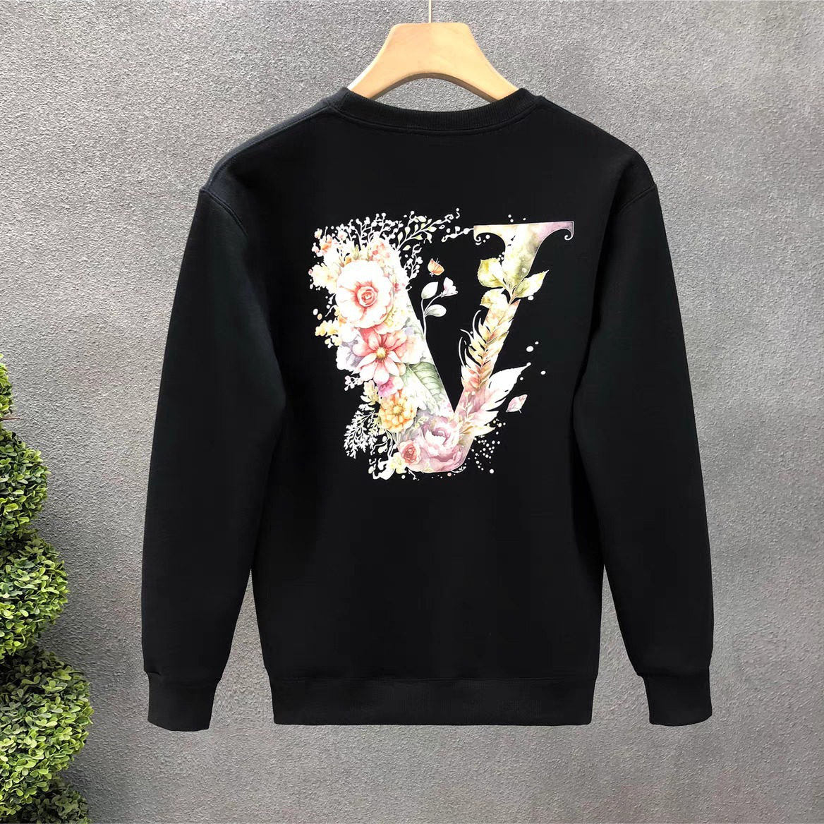 Men Designer Luxury Cotton Thicken Sweatshirt Women Floral Letter V Printed Crew Neck Casual Fashion Streetwear for Urban Style Lovers
