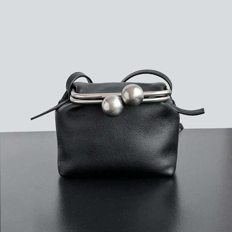 Cowhide Gold 2025 New Niche Design Japanese Vintage Leather Clip Fashionable Women's Mini One-Shoulder Crossbody Bag