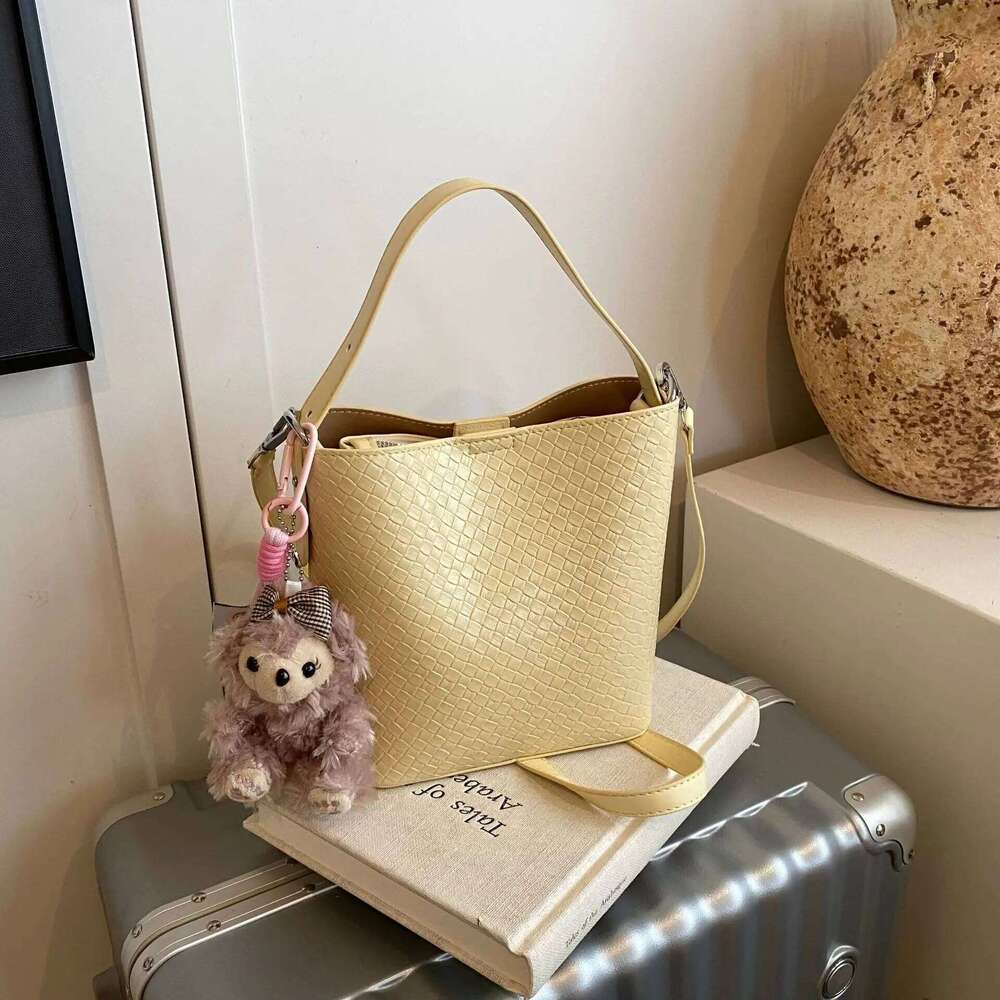 2025 Women's Woven Large Capacity Commuter Tote Bag Minimalist Solid Color Crossbody Shoulder Purse