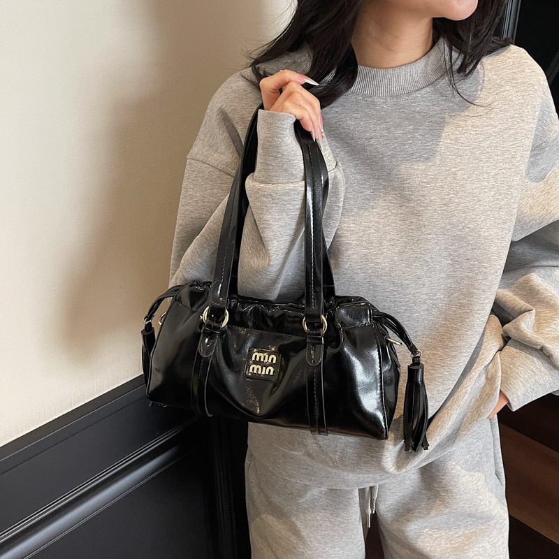 Vintage Baguette Bag Handbag Oil-Wax Leather Drawstring Niche Single-Shoulder Underarm Dumpling Bag Women's Bag