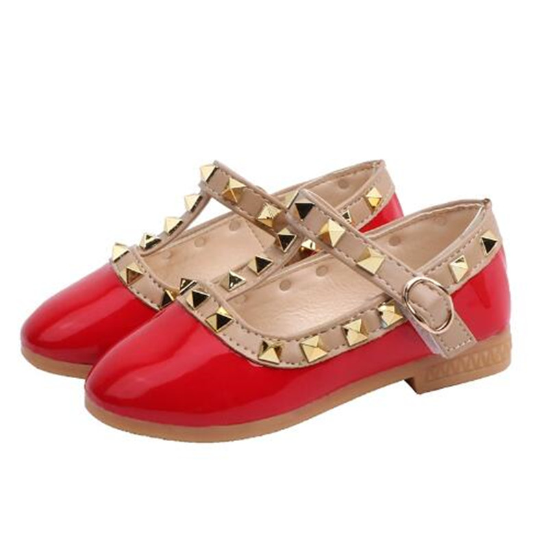 Kids Sandal Summer Girl's Pointed Flat Shoes New Girls Sandals Rivets Wild Baotou Children Shoes Fashion Princess Beach Shoe
