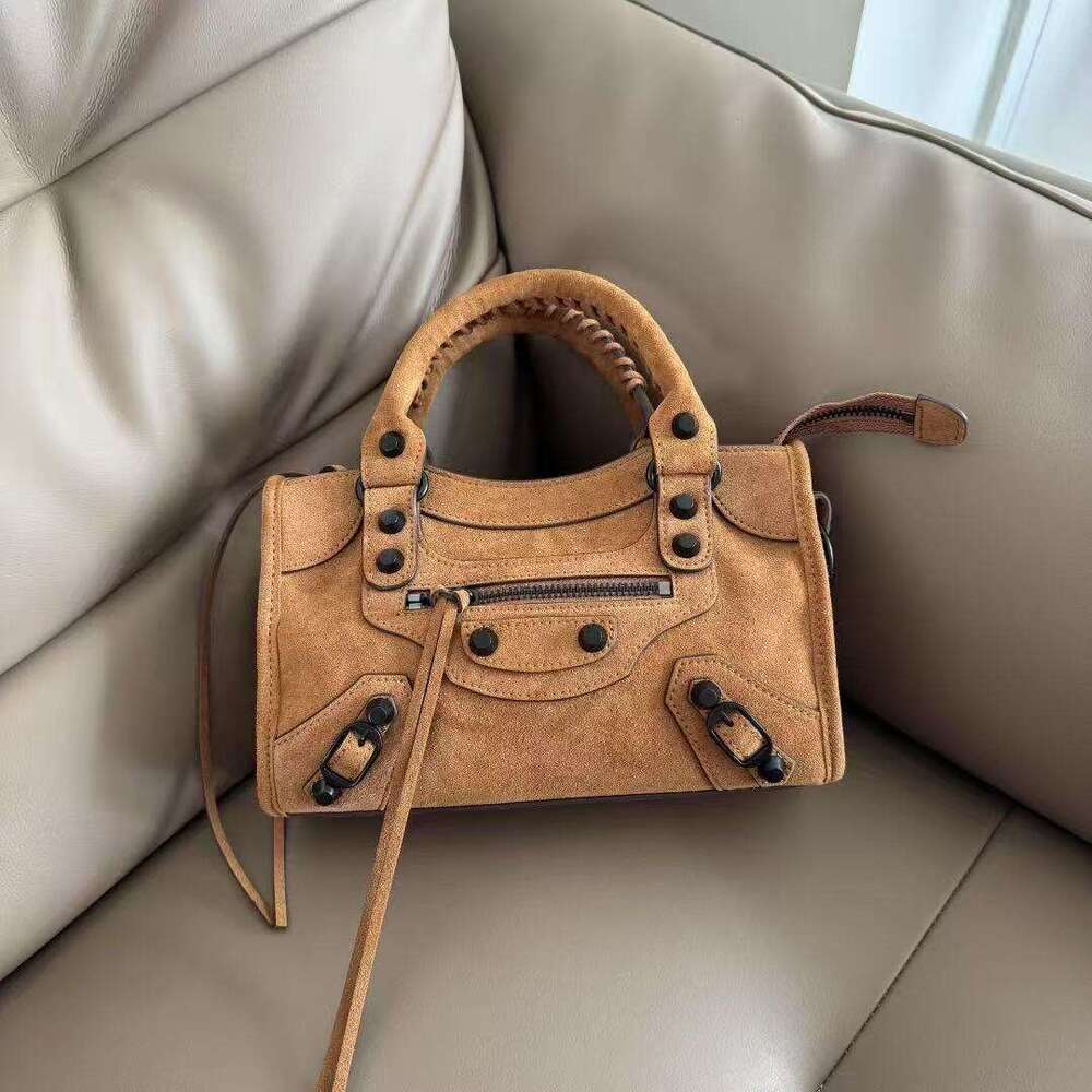 Designer Bag Tote Bag Shoulder Bag Niche Design Autumn Winter New Matte Suede Old Money Style Handbag Crossbody Rivet Motorcycle Bag Lazy Large Capaci