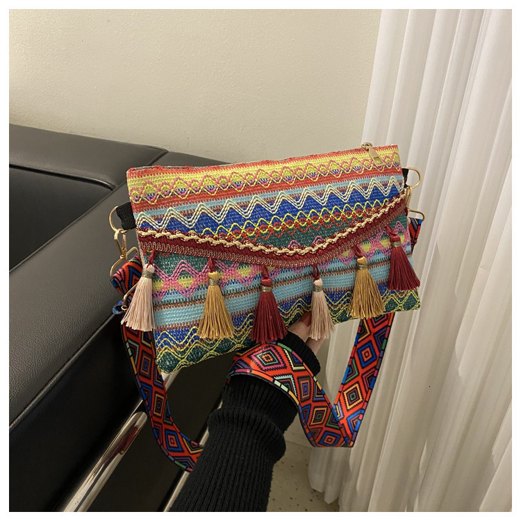2025 autumn new artistic ethnic style fashionable niche tassel bag single shoulder handbag retro commuting fashion crossbody bag designer canvas bag