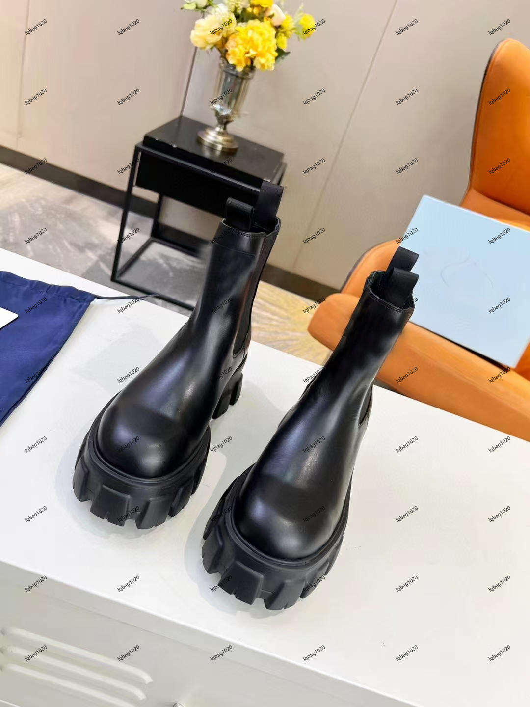 10A Top Quality Women's sandals with beautiful lines and delicate materials that attract attention