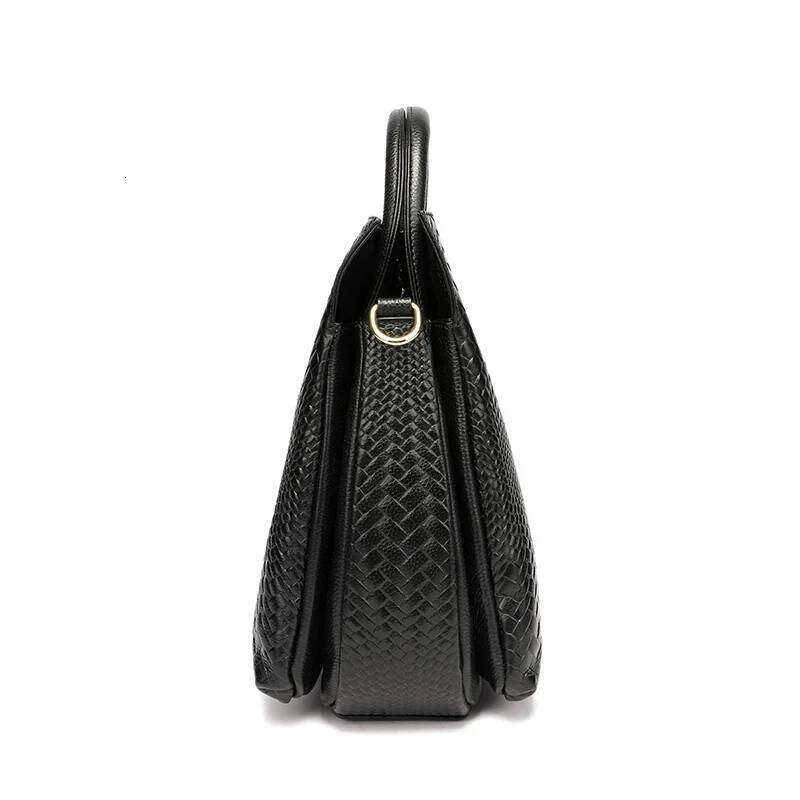 Fashionable And Luxurious Casual Versatile Black Woven Pattern Daily Commuting Cowhide Women's Handbag