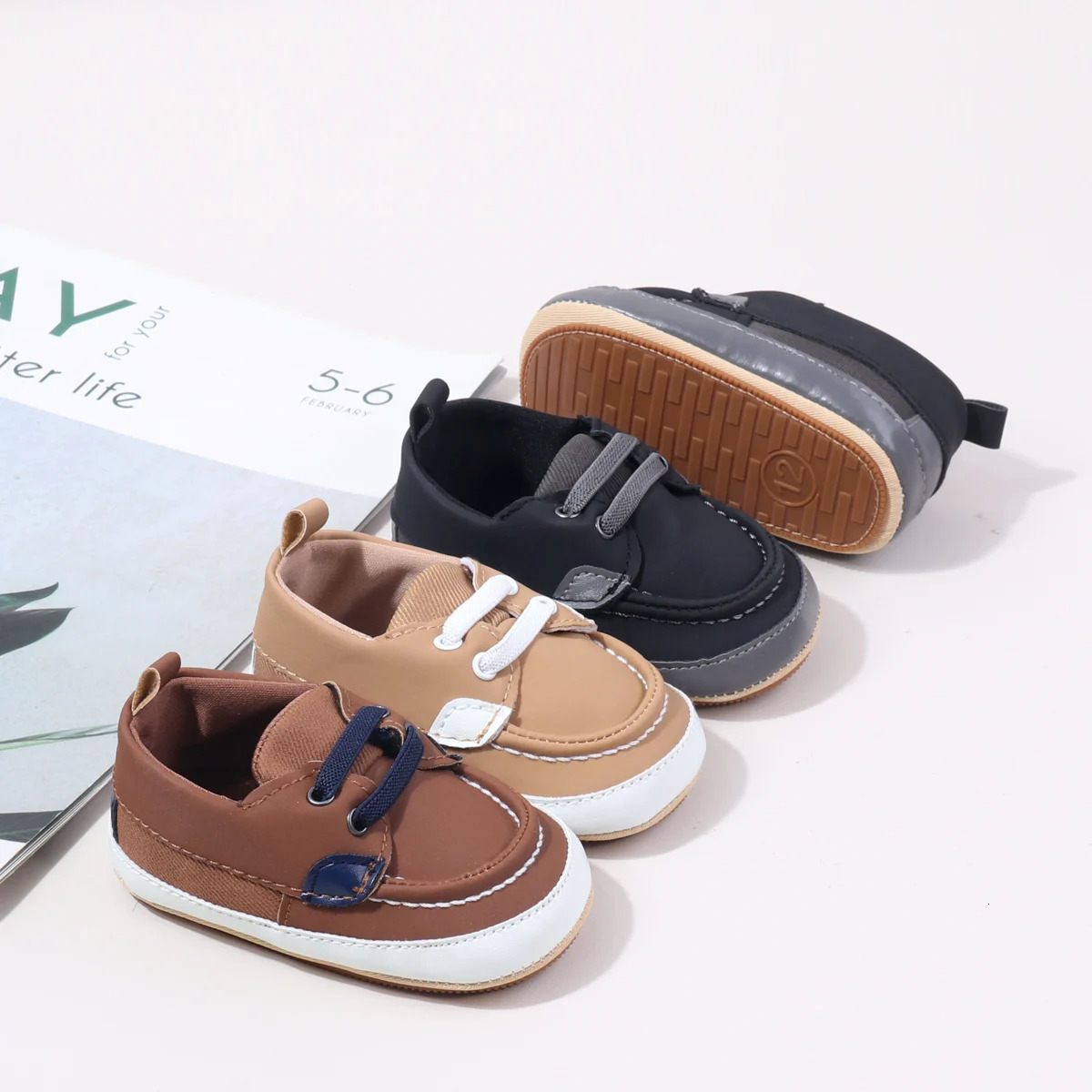 Spring and Autumn Baby Boys Girls Casual Shoes High Quality Fashion Soft Soled Nonslip Prewalker Crib Shoes Moccasins 250829