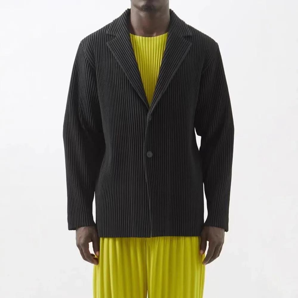 Miyake Spring Suit Long Sleeve Pleated Mens Jacket Lapel Solid Color Fashion Loose Plisse Casual Top 250829