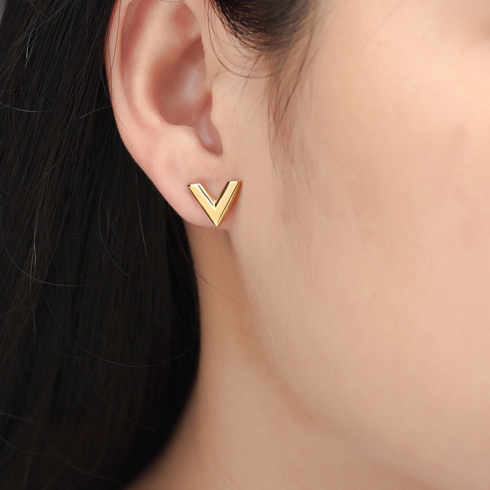 Luxury Brand Designer Jewelry New Trend Stainless Steel Earrings Roman Numerals Black Shell White Shell Titanium Steel Earrings Wholesale