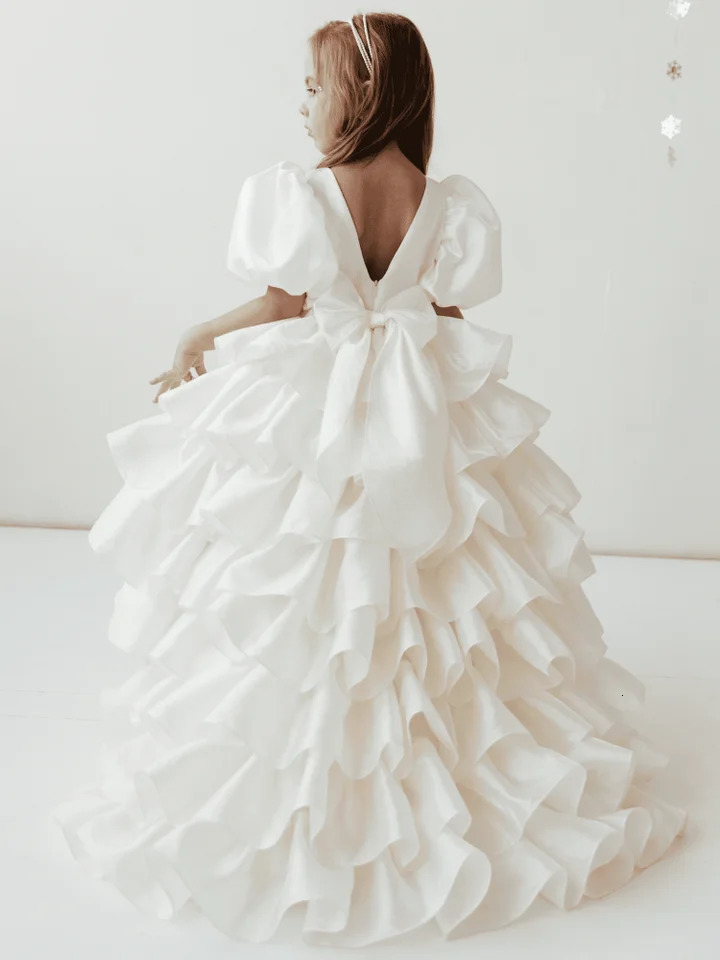 Customized Flower Girl Dresses Beige Tiered With Bow And Tailing Short Sleeve For Wedding Birthday Party Holy Communion Gowns 250829