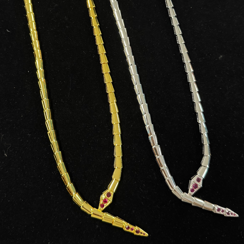 Designer Luxurious Pendant Necklace Snake-shaped Jewelry Necklace Evening Style Fine Snake-shaped Necklace Party Event Style