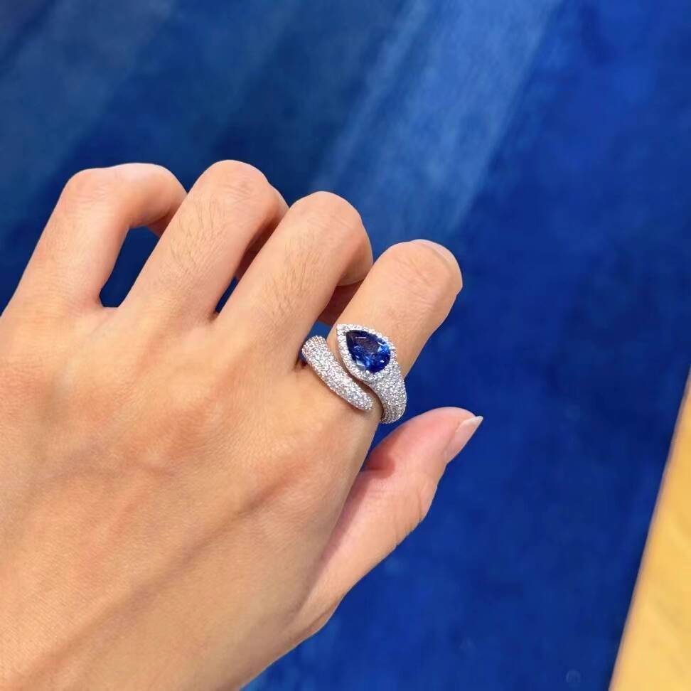 Designer Jewelry European And American S925 Sterling Silver Full Diamond Green Eye Pink Snake Shape High-End Index Finger Ring