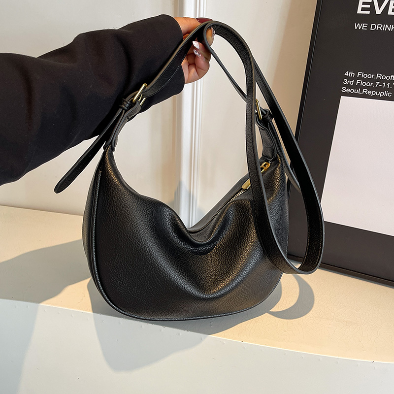 QiMeiGui new soft leather crossbody bag - versatile for daily wear, suitable for both casual and formal occasions.